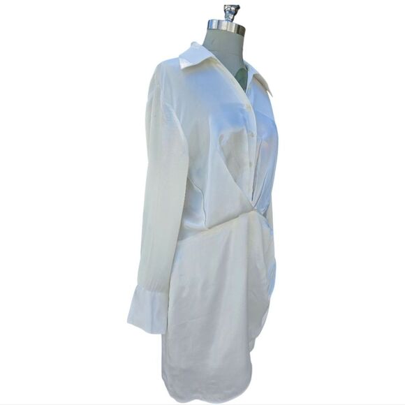 Elegant White Wrap Dress - Picture 4 of 16